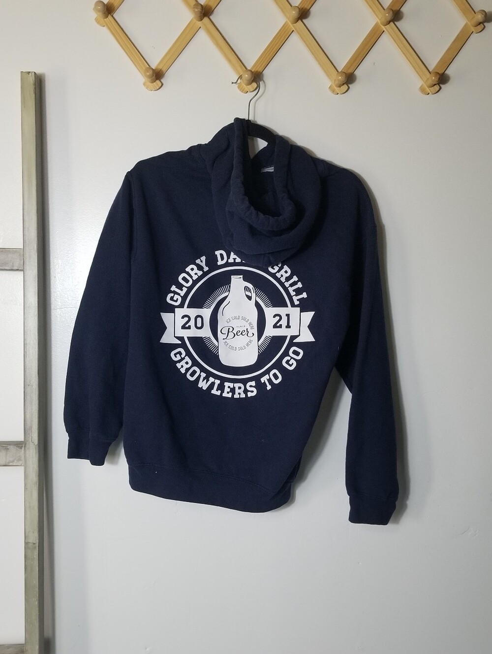 GILDAN WOMEN'S NAVY HOODIE WITH GLORY DAY GRILL SIZE SMALL